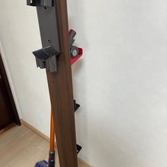 ダイソンSV10コードレスクリーナー　掃除機の画像