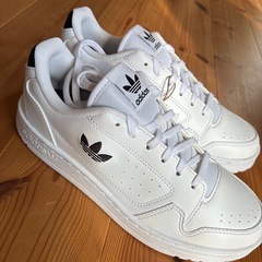 adidas スニーカー 23cm（ FY9840）の画像
