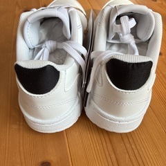 adidas スニーカー 23cm（ FY9840）の画像