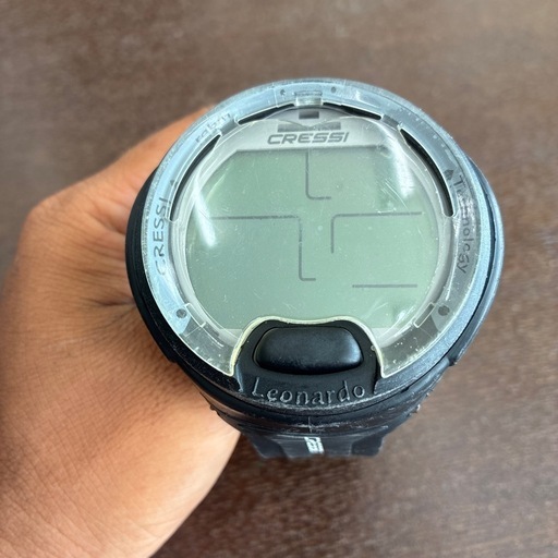 ダイブコンピュータ(故障しています)直せる方どうぞ