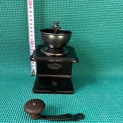 レトロなコーヒーミルセットの画像