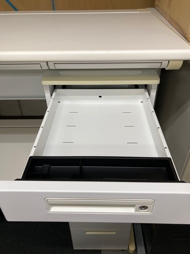 ナイキ 平デスク&インワゴン セット カギ有 中古