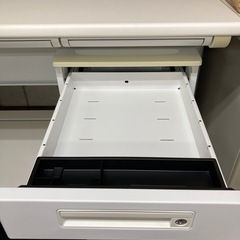 ナイキ 平デスク&インワゴン セット カギ有 中古の画像