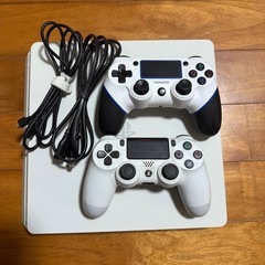 プレステ4本体・ゲーム3つセットの画像