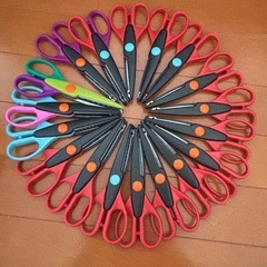 クラフトはさみ　回転台付きの画像