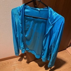 うきわ ラッシュガードの画像