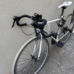 ロードバイク自転車の鍵付きの画像