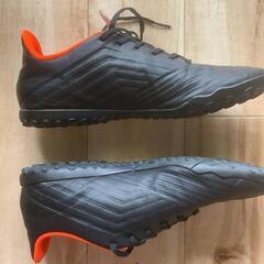 adidas サッカーシューズ 黒/オレンジの画像