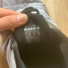 Diadora スカッシュシューズ グレー/ブラック
軽量でグリップ力のあるスカッシュシューズ。
の画像