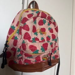 いちごのリュック