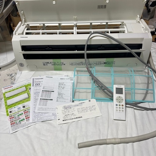 東芝　エアコン　2019年製造　RAS-F221M(W)