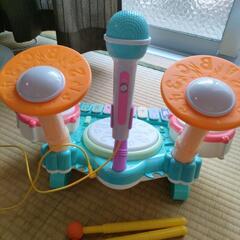 ベビー ドラム ピアノ 楽器の画像