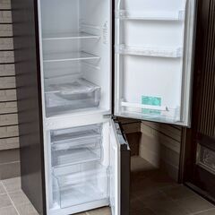 2023年製☆美品☆夏の激熱セール 冷凍冷蔵庫 消毒清掃済☆ 175L 2人暮らしでもOK 綺麗な中古家電【2万円のお買い物で送料無料※熊本限定・離島不可です】HR-D1701Bの画像
