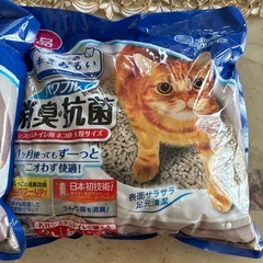 猫砂2キロ×2袋　シート4枚の画像