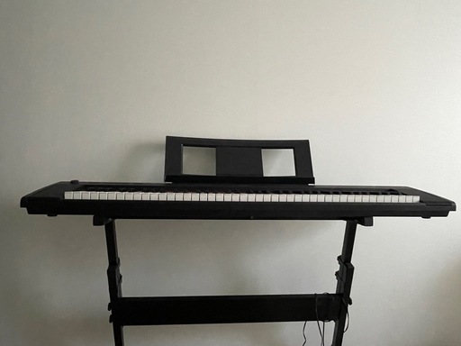 無料】YAMAHA 電子ピアノ NP-32（スタンド付き） (xinyi Zhou