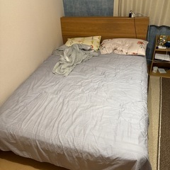 ダブルベッド