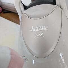 【ジャンク】紙パック式　三菱掃除機　クリーナー　吸い込み仕事率　800w ハイパワー吸引力の画像
