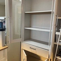 食器棚の画像