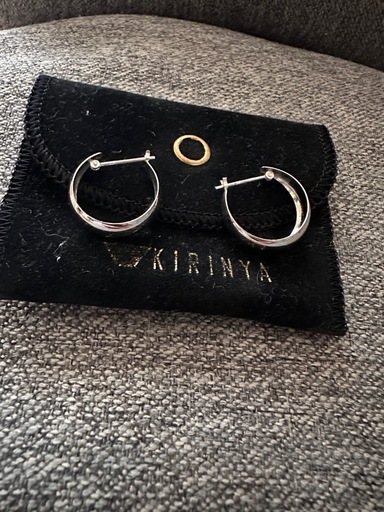 プラチナ
ピアス