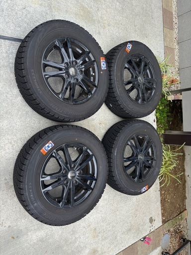 ブリヂストン　ブリザック　VRX スタッドレスタイヤ