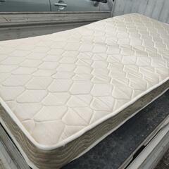 綺麗なシングルマットレスの画像