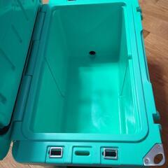 42.5L  クーラーボックスの画像