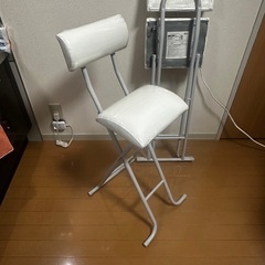 ニトリ　ハイチェア二脚の画像