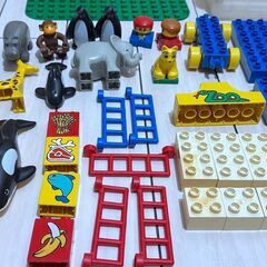 【子ども おもちゃ】レゴ 積み木 デュプロ 大量セット（動物・人形・パーツ・収納ケース付）動物園シリーズ含むの画像