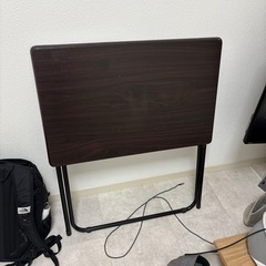 折りたたみデスクの画像
