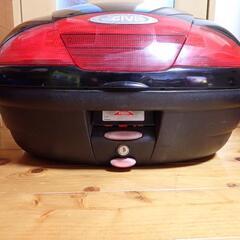 GIVI トップケース　E450（45L) モノロック Simply　　台座付きの画像