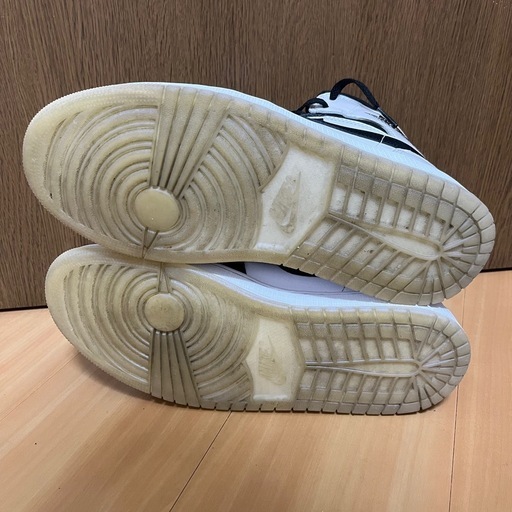 【美品】Nike Air Jordan 1 Mid ブラック/ホワイト27.5cm