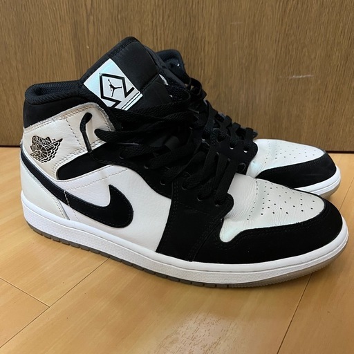 【美品】Nike Air Jordan 1 Mid ブラック/ホワイト27.5cm