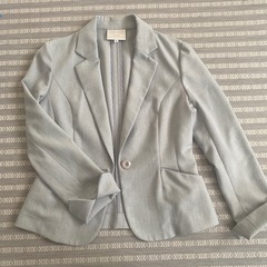 レディーススーツの画像