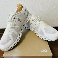 On（オン） Cloud 5（ホワイト×ホワイト／26.5cm）の画像