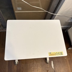 値下げしました！【昇降デスク】【ニトリ】クリーニング済み【管理番号11307】町の画像