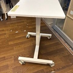 値下げしました！【昇降デスク】【ニトリ】クリーニング済み【管理番号11307】町の画像