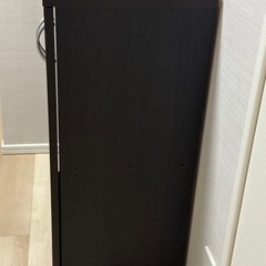 キャビネット　本棚　食器棚　扉付きの画像