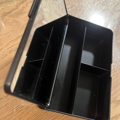 無料　seria鏡付き収納ケース＆ネイルケースの画像