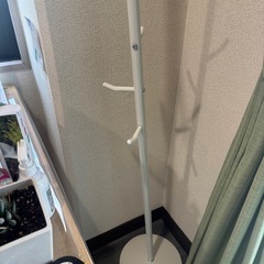 ハンガーラックホワイトの画像
