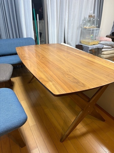 ダイニングテーブルと椅子セット4人用、横幅1600×奥行
900