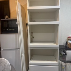 食器、家電棚の画像