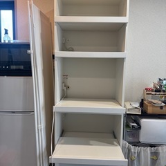 食器、家電棚の画像
