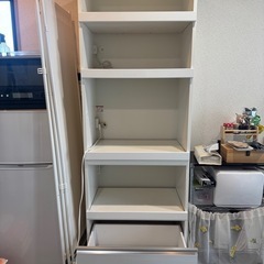 食器、家電棚の画像