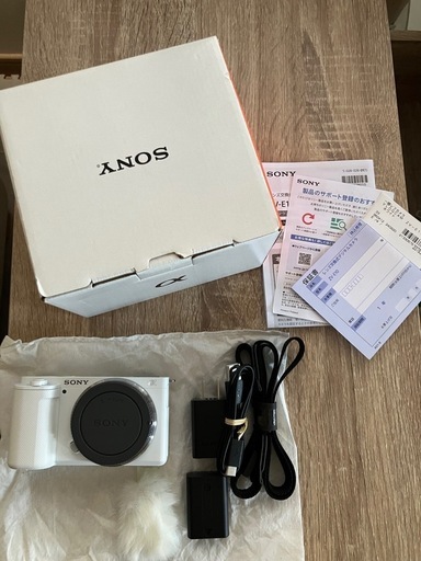 SONY Vlog用カメラ ZV-E10 ボディ ウインドスクリーン付属　未使用