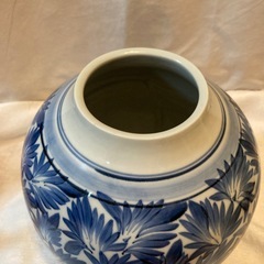 砥部焼　花瓶　壺の画像