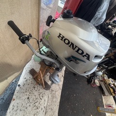 ホンダ2馬力船外機の画像