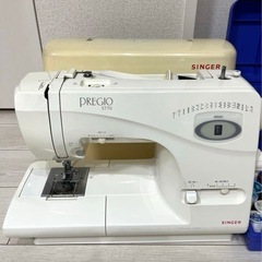 ミシン本体、糸や諸々セットの画像