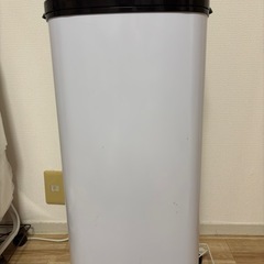 自動で開かなくなった自動ゴミ箱（取引可能）の画像