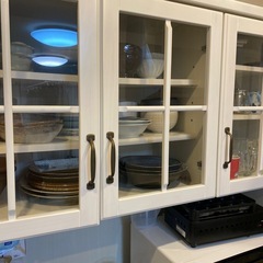 （受渡先決まり済み）食器棚兼家電調理器具棚の画像