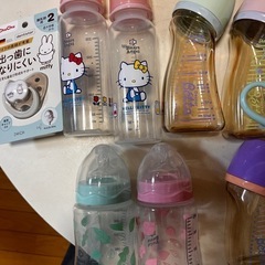 哺乳瓶、おしゃぶり
の画像
